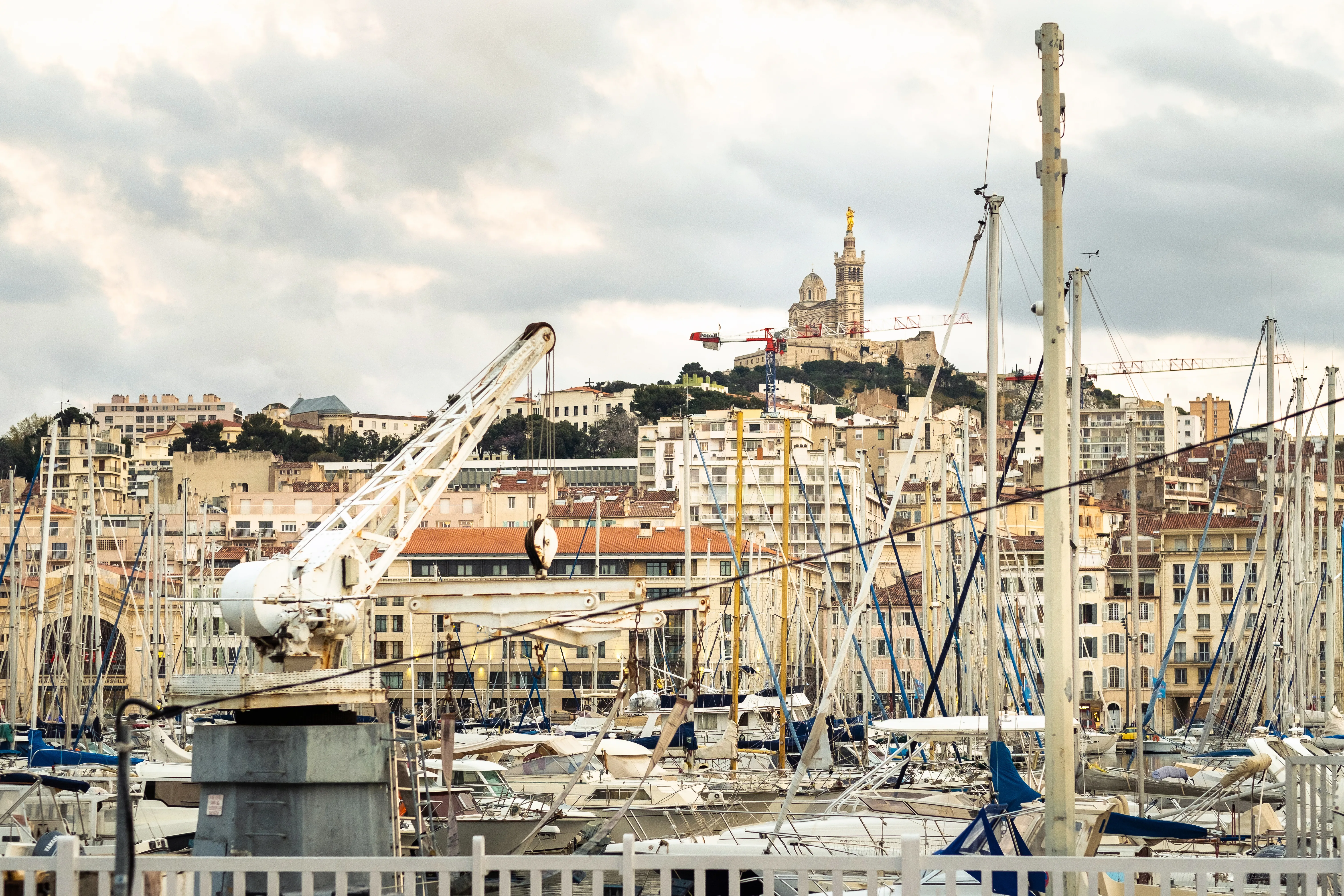 Le port de Marseille et ses yachts